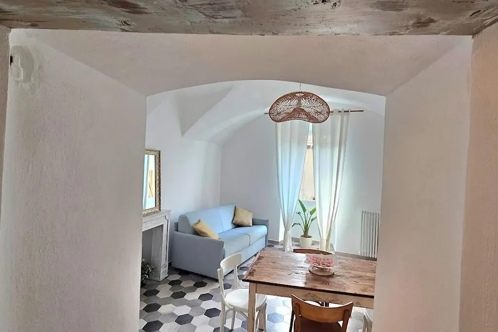 Car.Lo. Casa Vacanze Dolceacqua 0*,